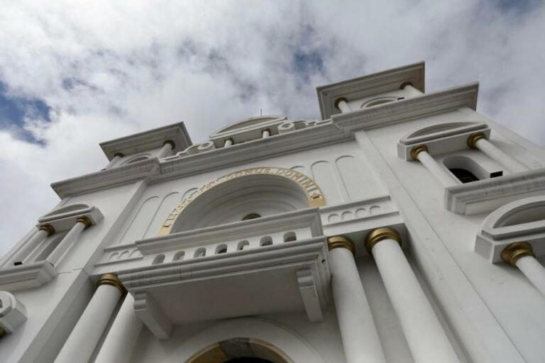 Ministerio de Cultura y Deportes entrega registros de bienes culturales a seis iglesias