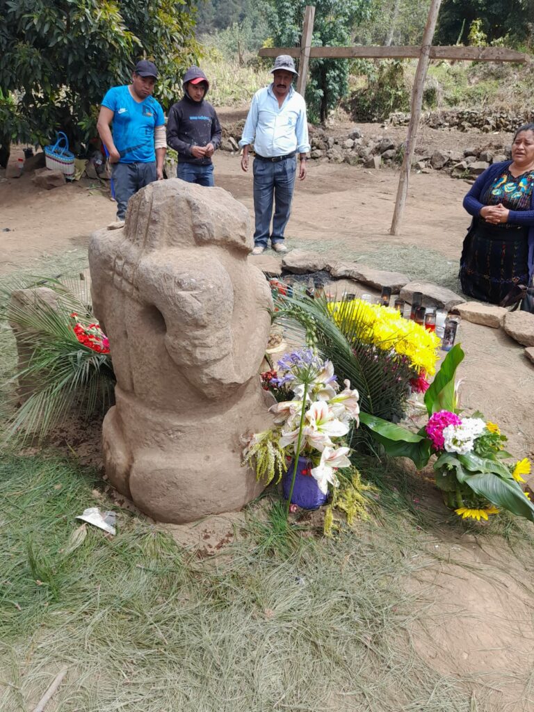 Monumento encontrado en San José Chacayá, Sololá, tiene rasgos de sitios arqueológicos de la Costa Sur